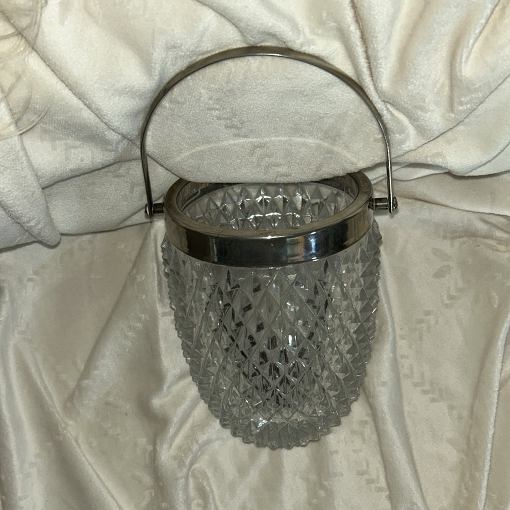 Indiana glass company diamond point ice bucket. Very beautiful - Picture 3 of 6